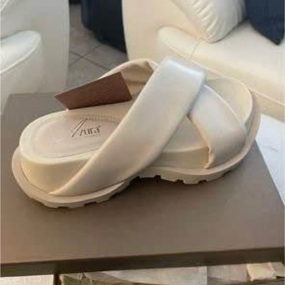 Aura Women's Cream Sandals